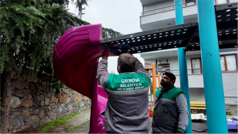 Çayırova’da iki park daha yenileniyor