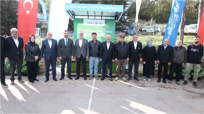 Gebzeli çiftçiye 500 bin sebze fidesi