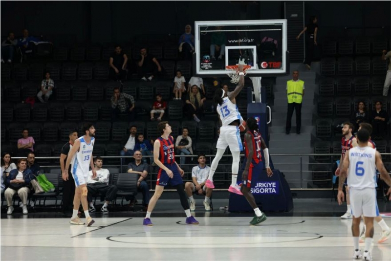 TED Ankara Kolejliler’i yendi