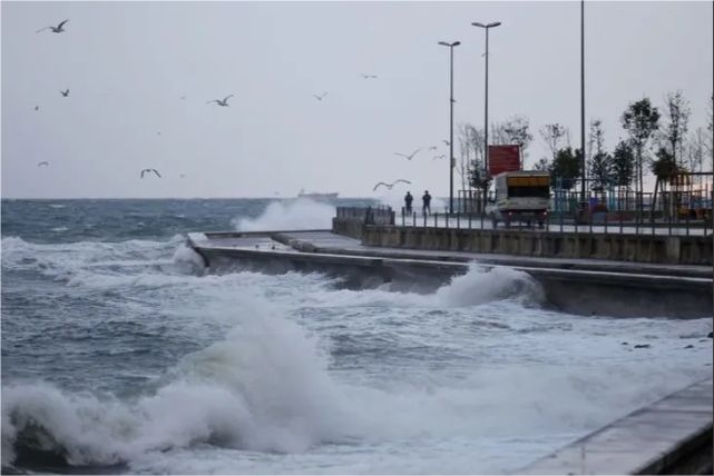 Türkiye’de kuvvetli yağış ve rüzgar alarmı!