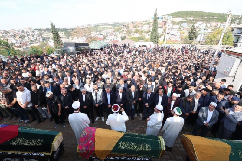 Yangında hayatını kaybedenler son yolculuğa uğurlandı