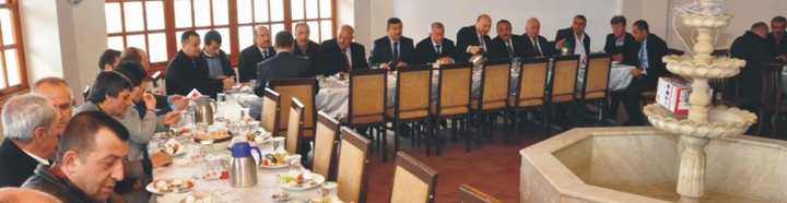 Karabacak, Kahvaltıda Esnafla Buluştu