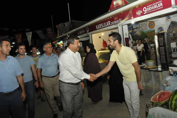 KÜLTÜRLER KAYNAŞIYOR