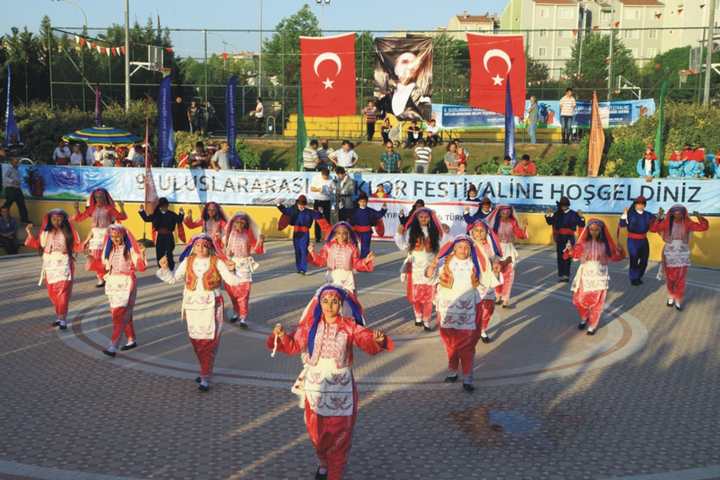 Folklor Festivali Başladı