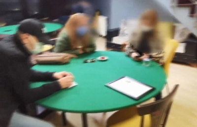  13 kişi kumar oynarken yakalandı
