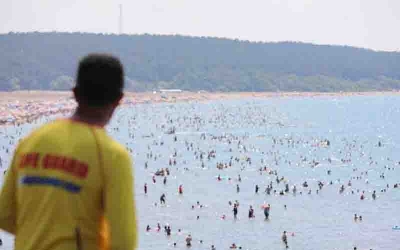 204 kişi boğulmaktan son anda kurtarıldı