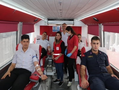 221 kan bağışı ve 87 kök hücre bağışı yaptılar.