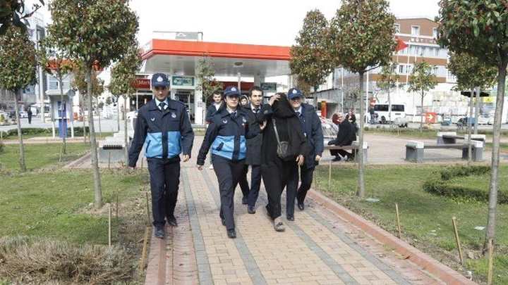DİLENEMEDEN YAKALANDILAR