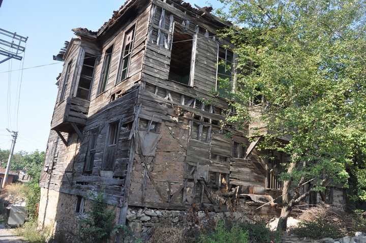 Tavşancıl’da tarihi evler restore ediliyor