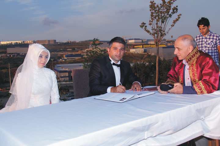Çayırova’da İş ve Siyaset Dünyasını Buluşturan Düğün