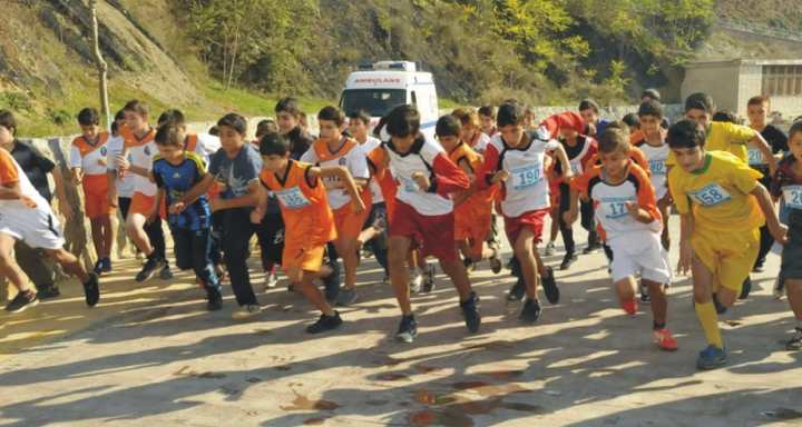 DARICA’DA CUMHURİYET KOŞUSU YAPILDI