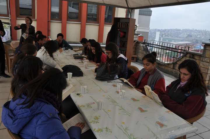 KİTAP HAYATTIR