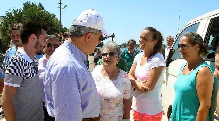 ''HALKIMIZ HİZMET İSTİYOR''