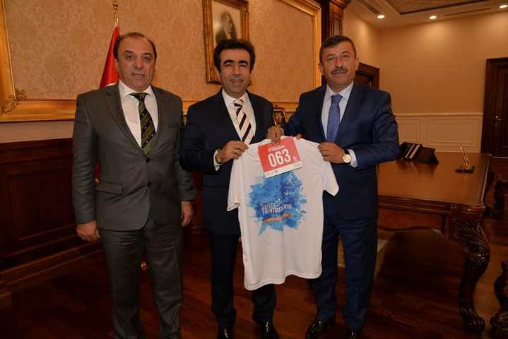 MAKAMINDA KABULE ETTİ.