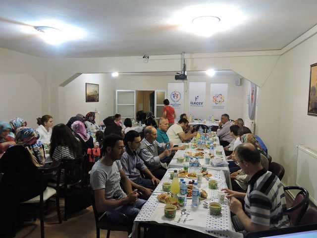İLKÇEV’DEN EN ANLAMLI İFTAR