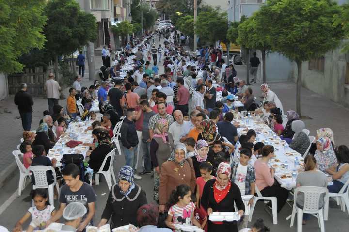 OSMANGAZİ MAHALLESİ İFTAR SOFRASINDA BULUŞTU