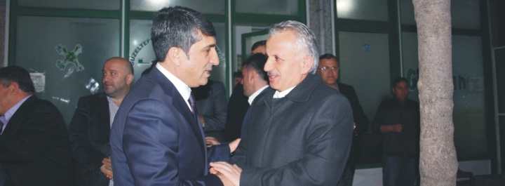 Bayrak Yoğun Çalışıyor