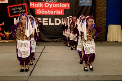 7 Bölge Halk Oyunları yoğun ilgi gördü