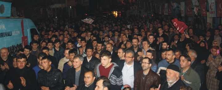 Bayrak Ezdi Geçti