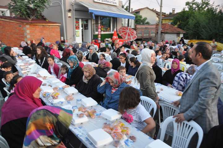 DEMİRCİLER'DE İFTAR
