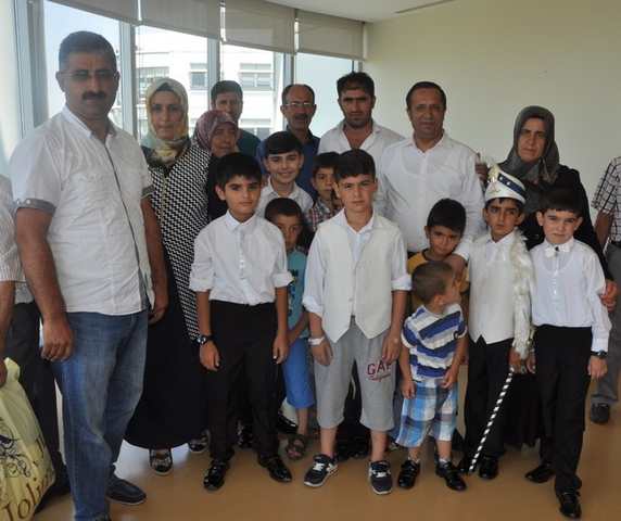 Başkan Toltar. Sünnet çocuklarını yalnız bırakmadı