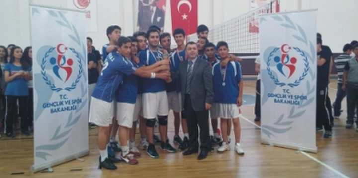 Gençler Ödüllendirildi