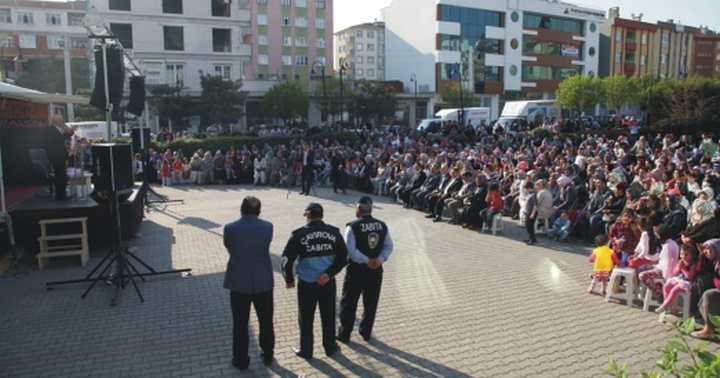 Nihat Hatipoğlu Çayırova'daydı