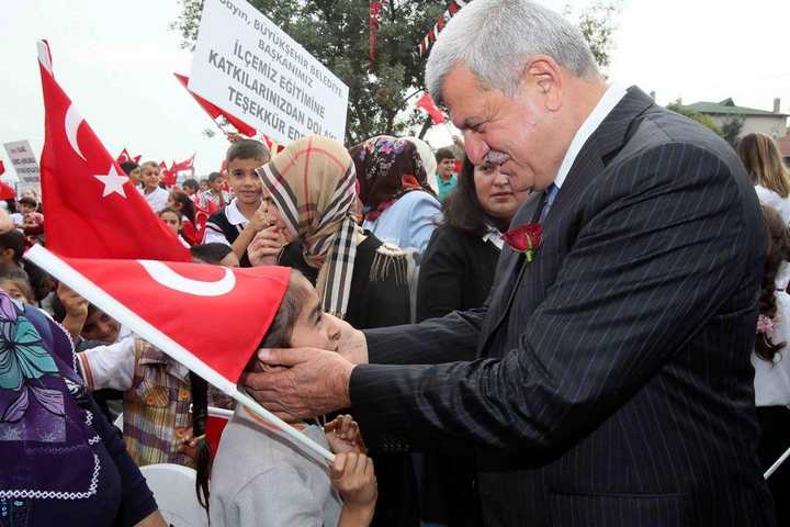 Başkan, ‘’Çocuklarımızı sevgi  ve aşkla yetiştireceğiz’’