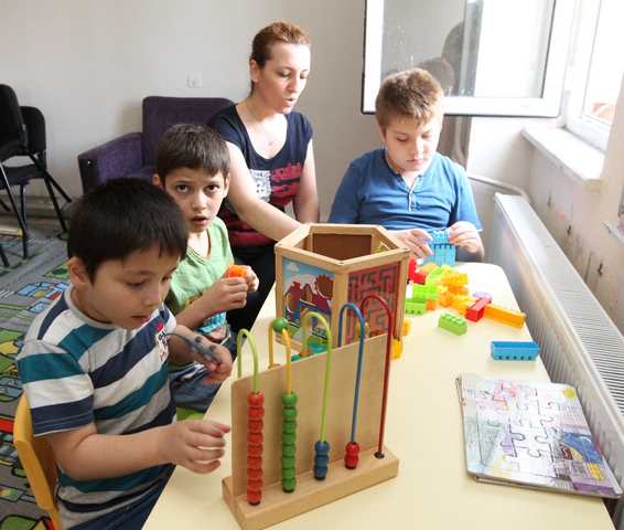 OTİSTİK ÇOCUKLARA ÖZEL EĞİTİM