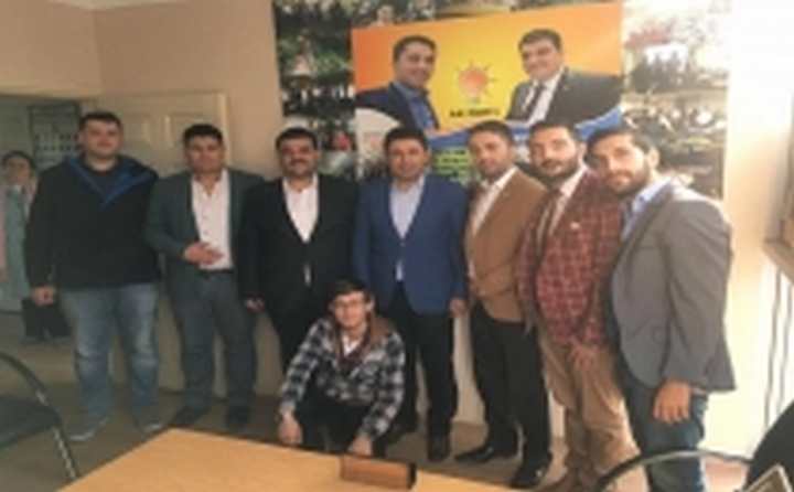 AK GENÇLER ARI GİBİ ÇALIŞIYOR