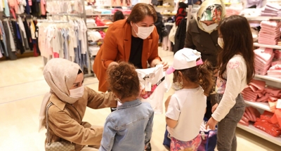 AK Kadın Çayırova, 100 çocuğun yüzünü güldürdü