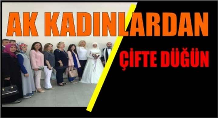 AK KADINLARDA ÇİFTE DÜĞÜN