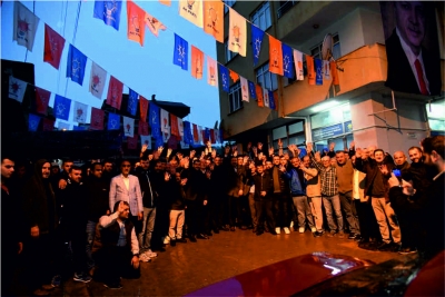 AK Parti’de her açılış miting havasında