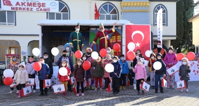Akmeşeli çocukları gülümsetti