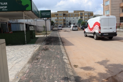 Alikahya’da Kaldırımlar Yeniliyor 