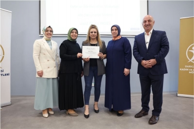 ‘Anne Okulu’ ilk mezunlarını verdi
