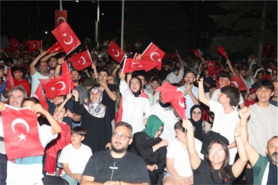  Ay-Yıldızlı zafer coşkusu