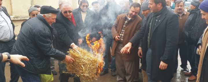 Öğüt, Atla Traktör Çekip Ot Yaktı