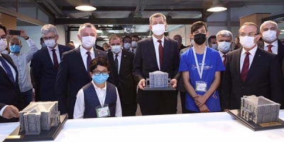 Bakan Selçuk, Kocaeli Türkiye’ye örnek oluyor