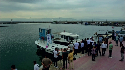 BALIKÇILARLA BİRLİKTE DENİZE AÇILDI