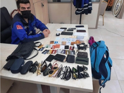 banka kartı ve ehliyet kaybediyor