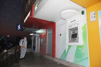 Bankamatikler Dezenfekte Edildi