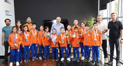 Başarılı Karatecilerden Başkan Büyükgöz’e Ziyaret