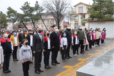  başarılı öğrencileri ödüllendirdi