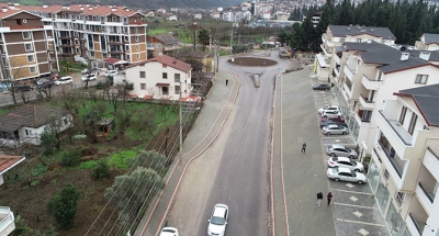 Başiskele ve Gölcük’te yol seferberliği