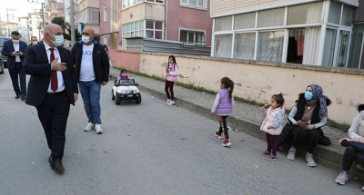 Başkan Bıyık, Ramazan’da sokak sokak geziyor