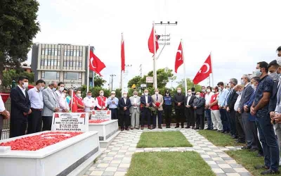 Başkan Bıyık ve Darıca protokolü şehitleri unutmadı