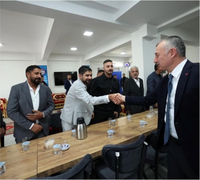 Başkan Büyükakın, Ağrılılarla bir araya geldi