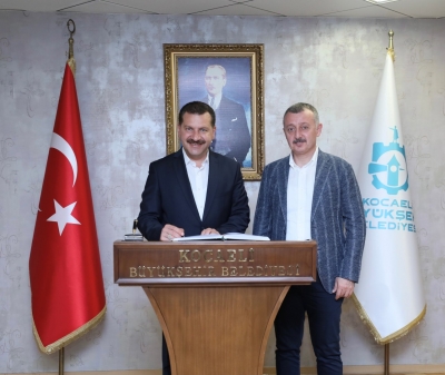 Başkan Büyükakın’ı, Kurtdereli Mehmet Pehlivan Güreşleri’ne davet ettiler