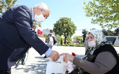 Başkan Büyükgöz 65 Yaş Üstünü Unutmadı